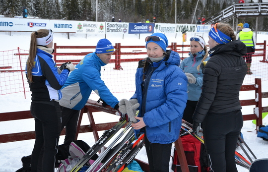 Alise og noen Strindheim jenter.JPG